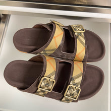 Load image into Gallery viewer, SE1473 Burberry Urchin Check Suede Sandals / Men's Size 8-14