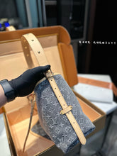 Load image into Gallery viewer, LB1216 CarryAll PM / 11.4 x 9.4 x 4.7 inches