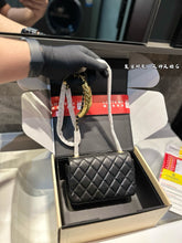 Load image into Gallery viewer, CC1115 Small Flap Bag / 4.7 × 7.8 × 2.3 in