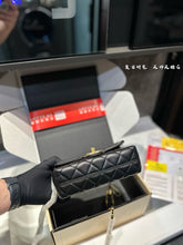 Load image into Gallery viewer, CC1115 Small Flap Bag / 4.7 × 7.8 × 2.3 in