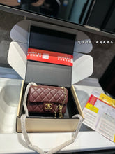 Load image into Gallery viewer, CC1115 Small Flap Bag / 4.7 × 7.8 × 2.3 in