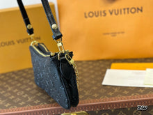 Load image into Gallery viewer, LB1051 Liv Pochette / 9.6 x 5.3 x 2.6 inches