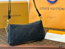 Load image into Gallery viewer, LB1051 Liv Pochette / 9.6 x 5.3 x 2.6 inches