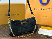 Load image into Gallery viewer, LB1051 Liv Pochette / 9.6 x 5.3 x 2.6 inches