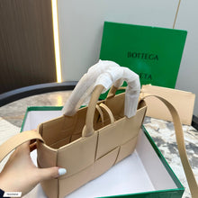 Load image into Gallery viewer, BV067 Mini Arco Tote Bag / 9.4x6.3x3.1inch