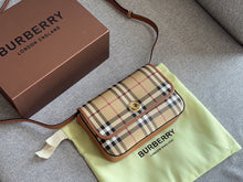 Load image into Gallery viewer, BUR119 Hampshire Bag / 7.8 x 1.8 x 5.3in