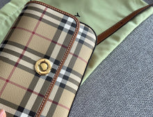 Load image into Gallery viewer, BUR119 Hampshire Bag / 7.8 x 1.8 x 5.3in