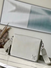 Load image into Gallery viewer, MBG056 Takeoff Messenger / HIGHEST QUALITY VERSION / 11 x 9.4 x 3.9 inches