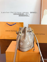 Load image into Gallery viewer, LB1050 Nano Noé / 5.1 x 6.3 x 3.9 inches