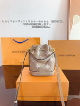 Load image into Gallery viewer, LB1050 Nano Noé / 5.1 x 6.3 x 3.9 inches