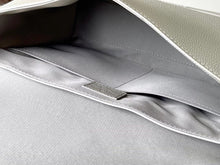 Load image into Gallery viewer, MBG056 Takeoff Messenger / HIGHEST QUALITY VERSION / 11 x 9.4 x 3.9 inches