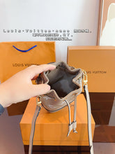 Load image into Gallery viewer, LB1050 Nano Noé / 5.1 x 6.3 x 3.9 inches