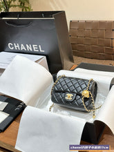 Load image into Gallery viewer, CC1016 Mini Classic Handbag / 5.3 × 6.6 × 3.1 in