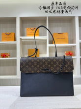 Load image into Gallery viewer, LB1465 Louis Vuitton Robusto Briefcase / 40 x 28 x 10 cm