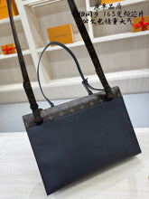 Load image into Gallery viewer, LB1465 Louis Vuitton Robusto Briefcase / 40 x 28 x 10 cm