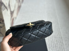 Load image into Gallery viewer, CC1015 Small Flap Bag with Top Handle / 9.4x4.7x3.5inch