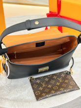 Load image into Gallery viewer, LB1221 Low Key Messenger / 11.8 x 7.1 x 4.7 inches / HIGHEST QUALITY VERSION