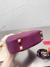 Load image into Gallery viewer, VLTN082 Vlogo Shoulder Bag / 11.8x6.3inch