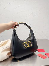 Load image into Gallery viewer, VLTN082 Vlogo Shoulder Bag / 11.8x6.3inch