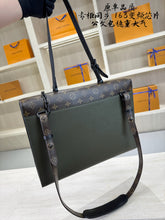 Load image into Gallery viewer, LB1466 Louis Vuitton Robusto Briefcase / 40 x 28 x 10 cm