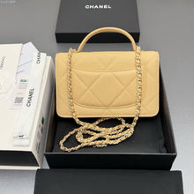 Load image into Gallery viewer, CC1419 Chanel Handle WOC / HIGHEST QUALITY VERSION / 19.5 x 12 x 3.5 cm