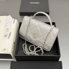 Load image into Gallery viewer, CC1420 Chanel Handle WOC / HIGHEST QUALITY VERSION / 19.5 x 12 x 3.5 cm