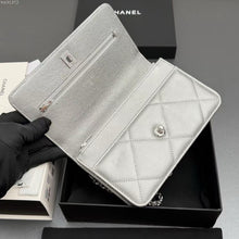 Load image into Gallery viewer, CC1420 Chanel Handle WOC / HIGHEST QUALITY VERSION / 19.5 x 12 x 3.5 cm