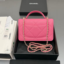 Load image into Gallery viewer, CC1422 Chanel Handle WOC / HIGHEST QUALITY VERSION / 19.5 x 12 x 3.5 cm