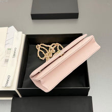 Load image into Gallery viewer, CC1424 Chanel Handle WOC / HIGHEST QUALITY VERSION / 19.5 x 12 x 3.5 cm