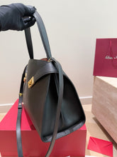 Load image into Gallery viewer, FE001 Ferragamo Hug Top Handle / 35 x 23 cm