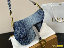 Load image into Gallery viewer, DR403 Saddle Bag with Strap / 10 x 8 x 2.5 inches