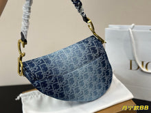 Load image into Gallery viewer, DR403 Saddle Bag with Strap / 10 x 8 x 2.5 inches