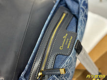 Load image into Gallery viewer, DR403 Saddle Bag with Strap / 10 x 8 x 2.5 inches