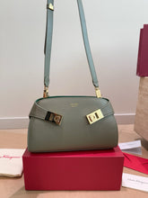 Load image into Gallery viewer, FE002 Ferragamo Trifolio Shoulder Bag / 24 x 15 cm