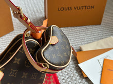 Load image into Gallery viewer, LB990 Croissant MM / 9.8 x 5.9 x 2 inches