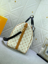 Load image into Gallery viewer, LB1062 Keepall Bandoulière 45 / 17.7 x 10.6 x 7.9 inches