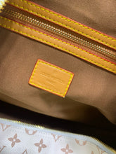 Load image into Gallery viewer, LB1062 Keepall Bandoulière 45 / 17.7 x 10.6 x 7.9 inches