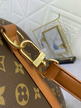 Load image into Gallery viewer, LB1063 Keepall Bandoulière 50 / 19.7 x 11.4 x 9.1 inches