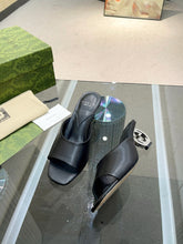 Load image into Gallery viewer, SE1324 Women's Interlocking G Heel Sandal / Size5-10