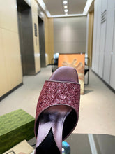 Load image into Gallery viewer, SE1323 Women's Interlocking G Heel Sandal / Size5-10