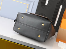 Load image into Gallery viewer, LB1053 Low Key Hobo PM/MM