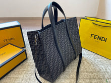 Load image into Gallery viewer, MBG068 FF Jacquard Shopper / 16.1x13.7x7.4inch