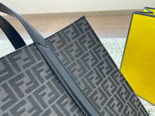 Load image into Gallery viewer, MBG068 FF Jacquard Shopper / 16.1x13.7x7.4inch