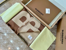 Load image into Gallery viewer, CLTH389 B Logo Wool Jacquard Scarf / 188 x 33cm/74 x 13in