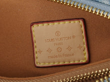 Load image into Gallery viewer, LB1058 Coussin BB / 8.3 x 6.3 x 2.8 inches