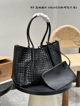 Load image into Gallery viewer, BV082 Medium Pinacoteca / 15x10.2x7.1inch