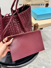 Load image into Gallery viewer, BV082 Medium Pinacoteca / 15x10.2x7.1inch