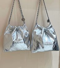 Load image into Gallery viewer, CC1083 CHANEL 22 Bag / HIGHEST QUALITY VERSION / Small/Medium