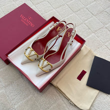 Load image into Gallery viewer, SE1292 Vlogo Glow Laminated Nappa Slingback Pump / 10mm/40mm/80mm