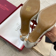 Load image into Gallery viewer, SE1292 Vlogo Glow Laminated Nappa Slingback Pump / 10mm/40mm/80mm